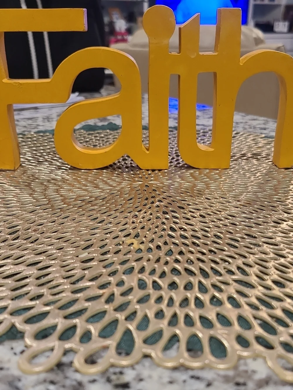 Yellow Wooden 'Faith' Decorative Sign 9×4